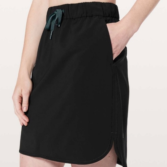 Lululemon On the Fly Skirt - Picture 2 of 7
